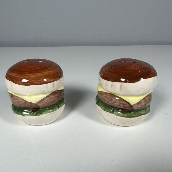 Vintage Earthenware Hamburger Salt And Pepper Shaker Set Hand Painted Taiwan - Picture 4 of 7